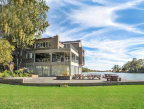 Broadwater River Estate
